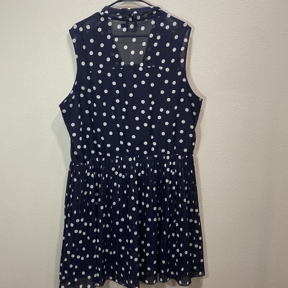 ASOS curve polka dot pleated sleeveless dress navy white - Picture 10 of 11